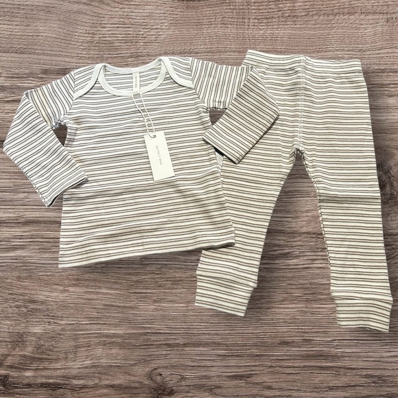 Quincy Mae Rib tee +legging set//Oat stripe 6-12, 12-18 months - Picture 1 of 5